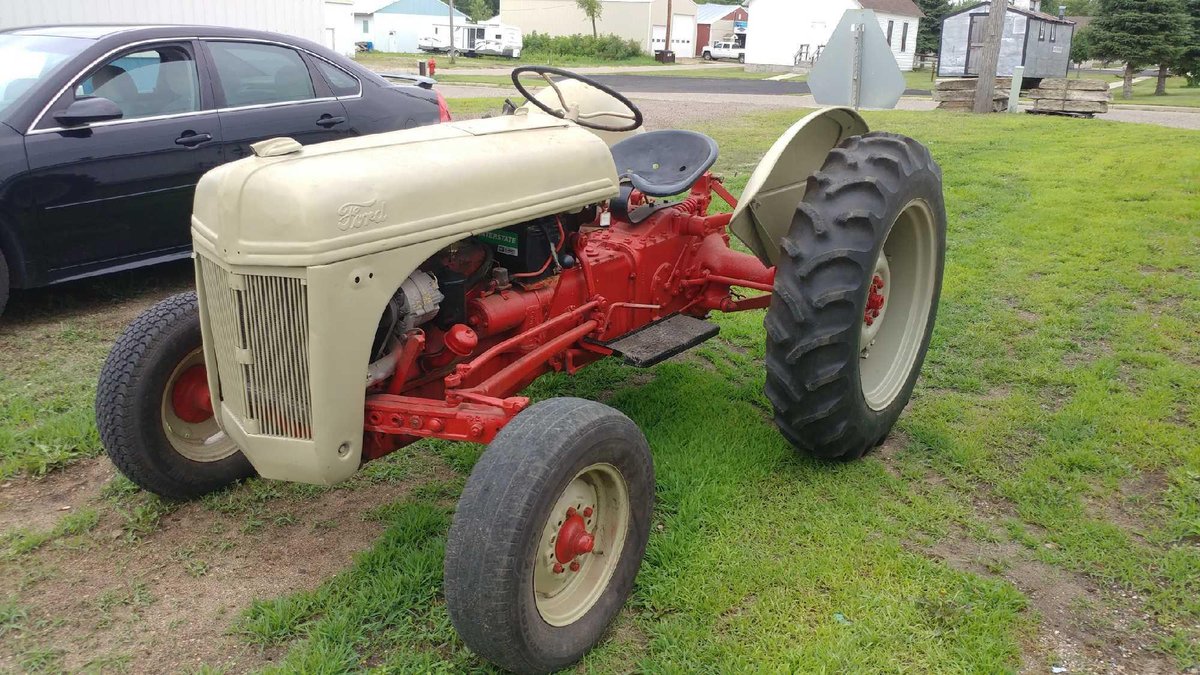 FORD 8-N TRACTOR (3 POINT, 540 PTO, 2307 HRS SHOWN, 11.2-28 REARS)