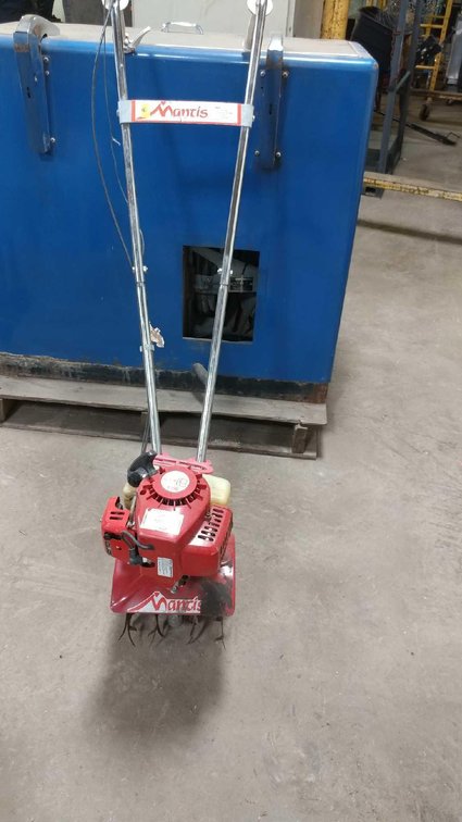 VINTAGE MANTIS GARDEN TILLER w/2 STROKE ENGINE