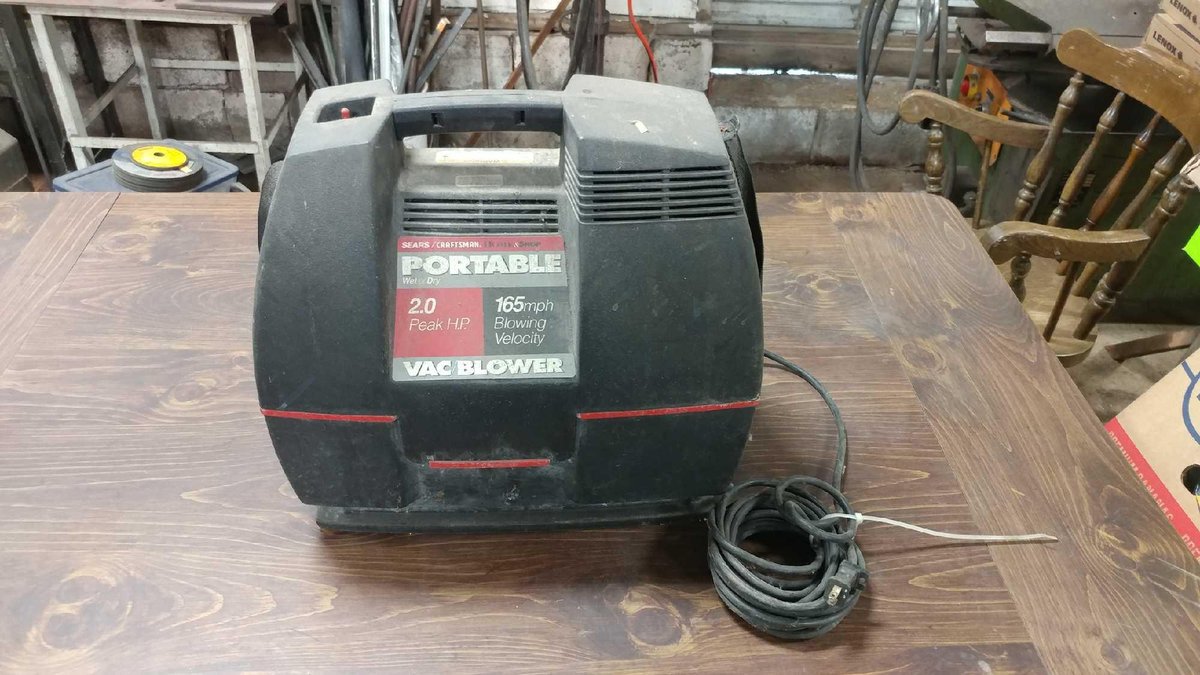 SEARS PORTABLE WET/DRY SHOP VAC