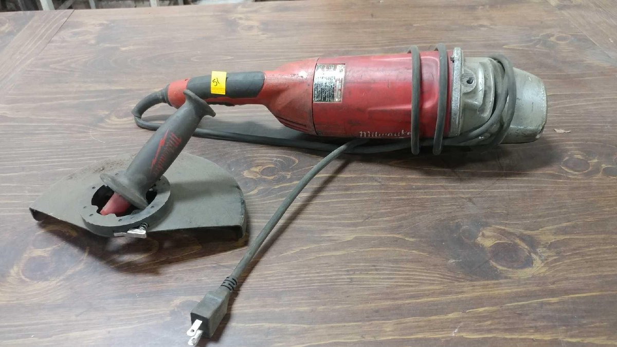 MILWAUKEE 8" ANGLE GRINDER