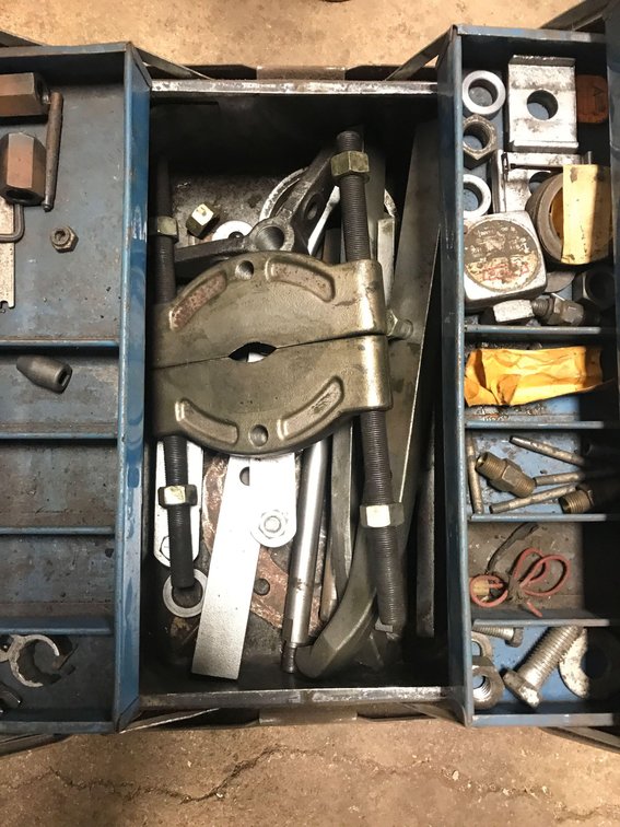 LARGE 2 ARM, 3 ARM AND PULLEY PULLER (TOOL BOX NOT INCLUDED)
