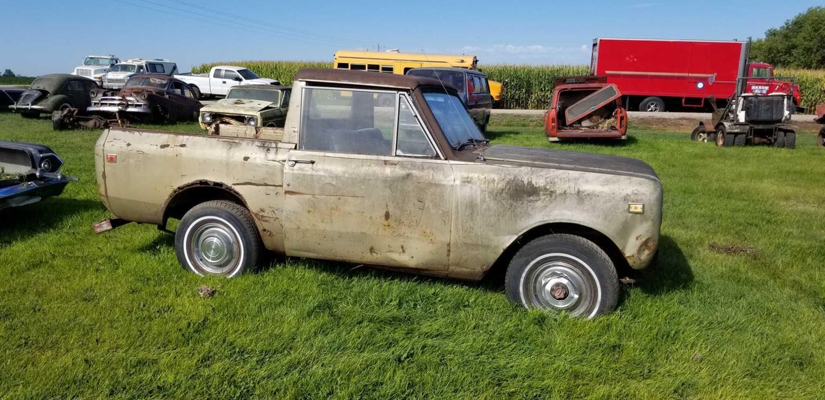 1973 IH SCOUT PICKUP, 4WD, MANUAL TRANSMISSION, V8 ( NO TITLE ) 