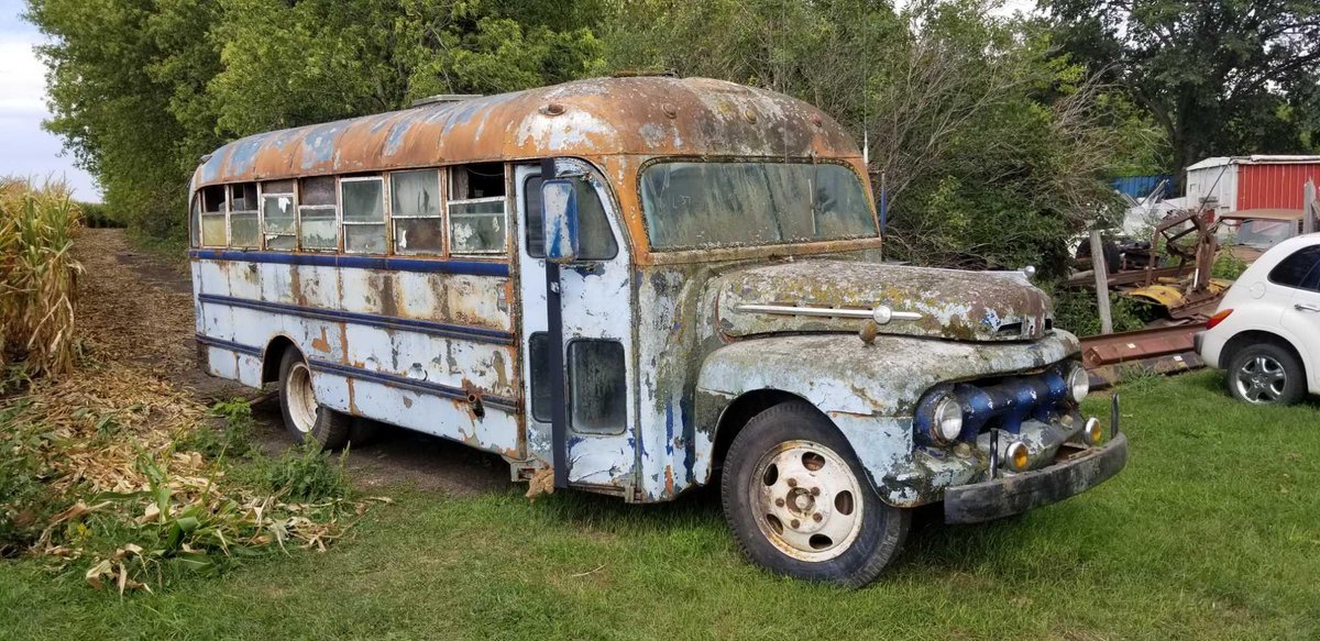 1951 FORD F6 SCHOOL BUS, SUPERIOR COACH CORP, V8 ( NO TITLE)