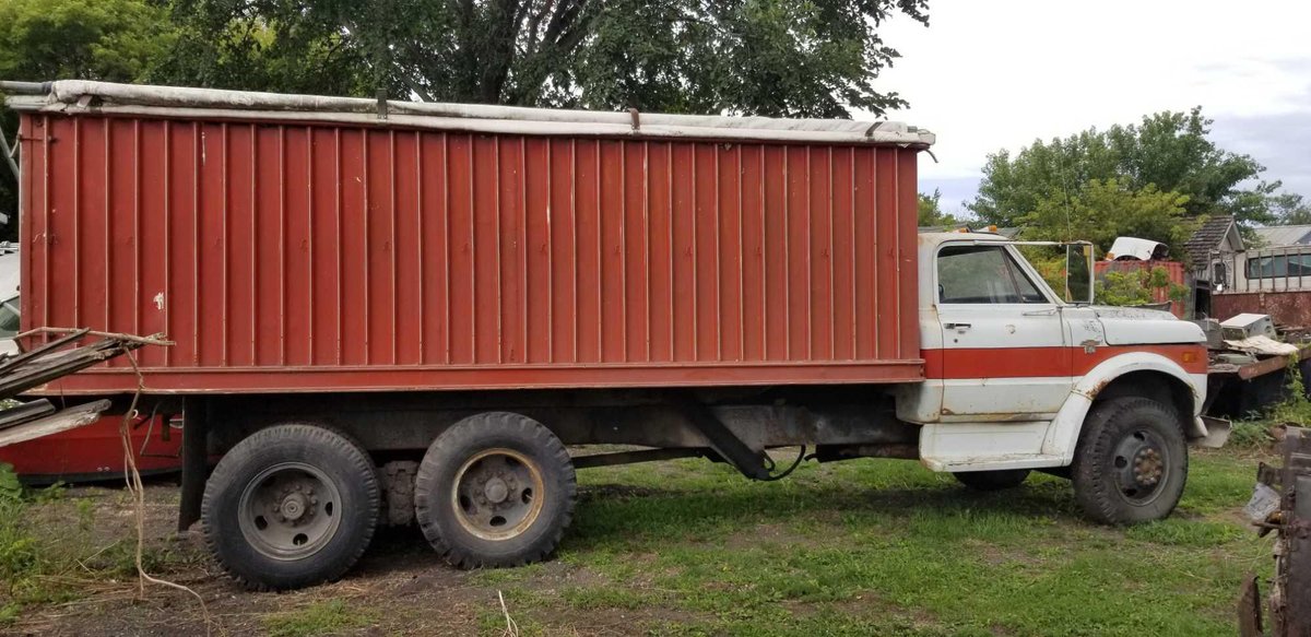 CHEVY 50 MODEL, TAG AXLE, 454 MOTOR , 18FT STEEL BOX, AND HOIST, WOOD FLOOR, ROLL TARP (NO T