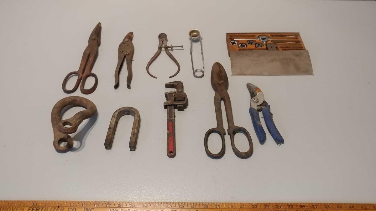 TAP AND DIE SET and ASSORTMENT OF ANTIQUE TIN SNIPS and A CLEVIS 