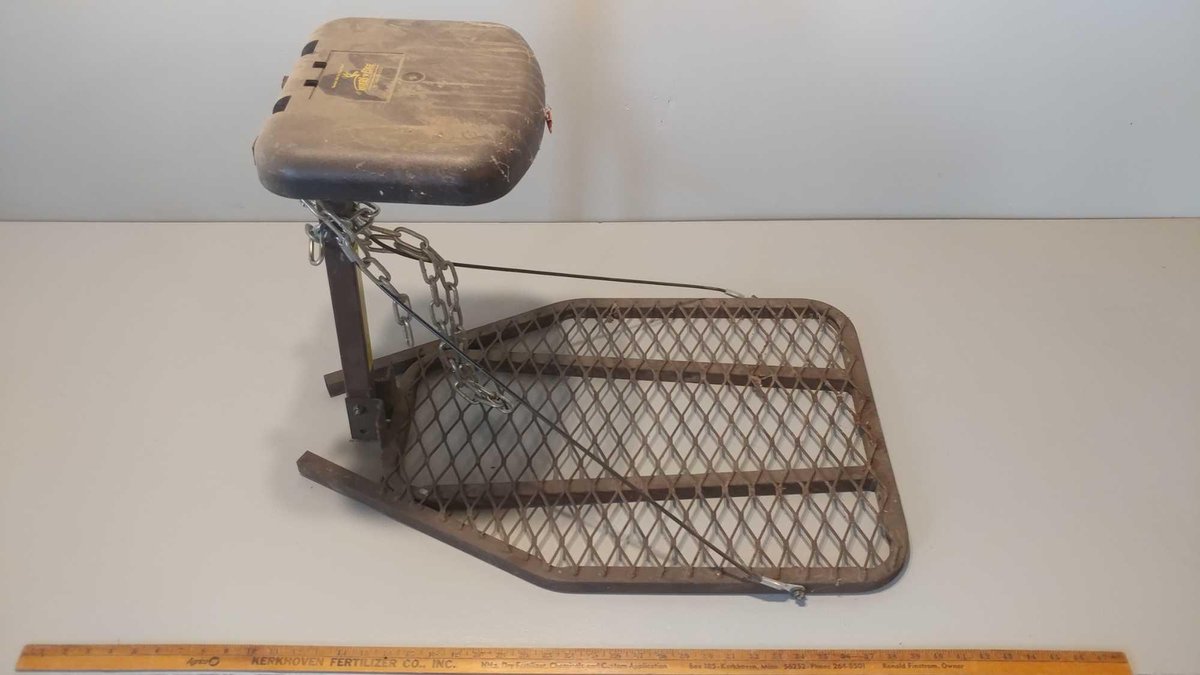 RIVERS EDGE TREE STAND