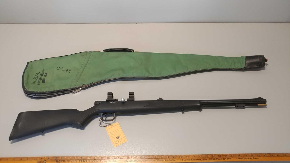 CENTERION .50 CAL MUZZLELOADER w/SCOPE RAIL & RINGS, w/CASE