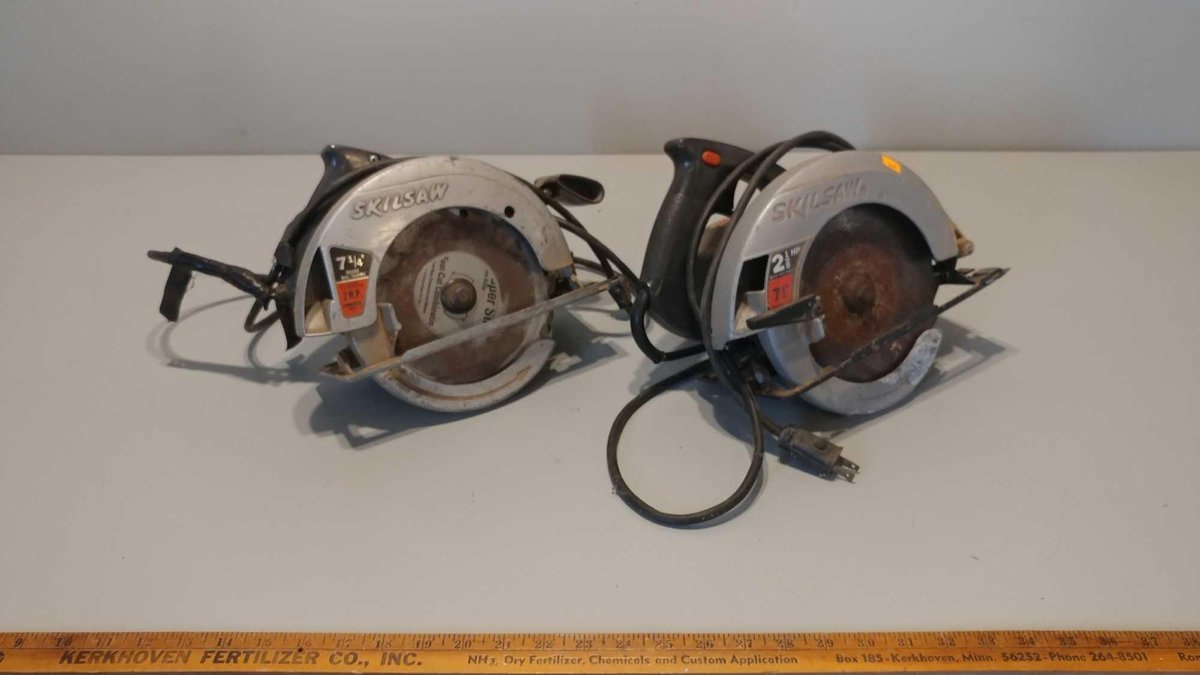 (2) SKILSAW CIRCULAR SAWS, 7 1/4"