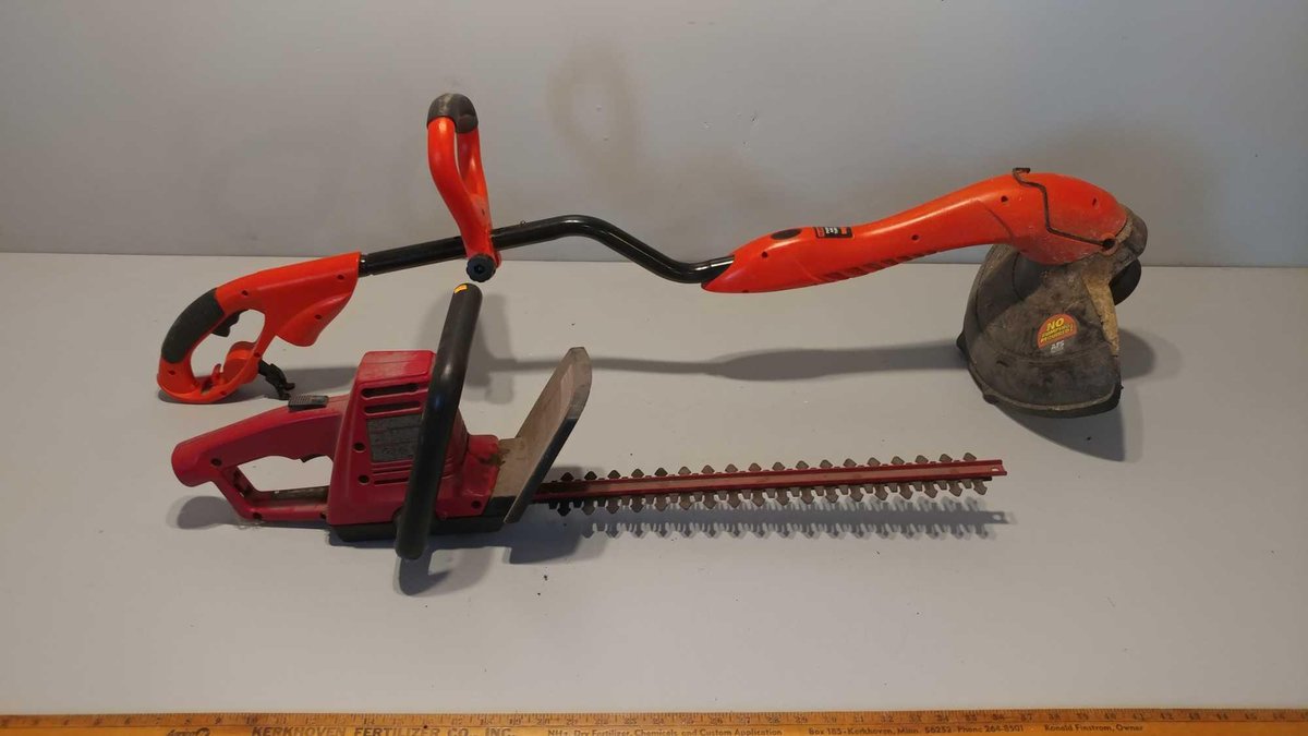 TORO ELECTRIC HEDGE TRIMMER AND BLACK & DECKER ELECTRIC TRIMMER
