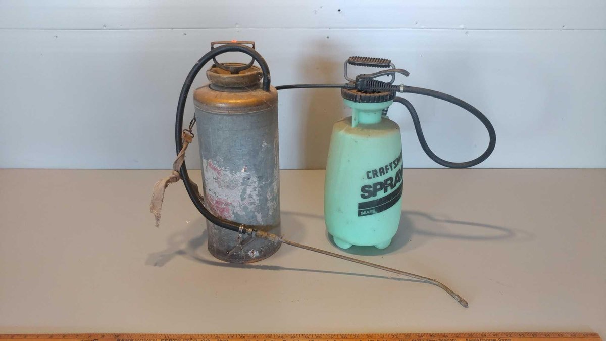2 GAL SPRAYER AND VINTAGE SPRAYER