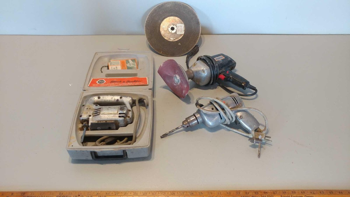 BLACK & DECKER JIGSAW, (2) DRILLS, AND 10" GRINDING WHEEL
