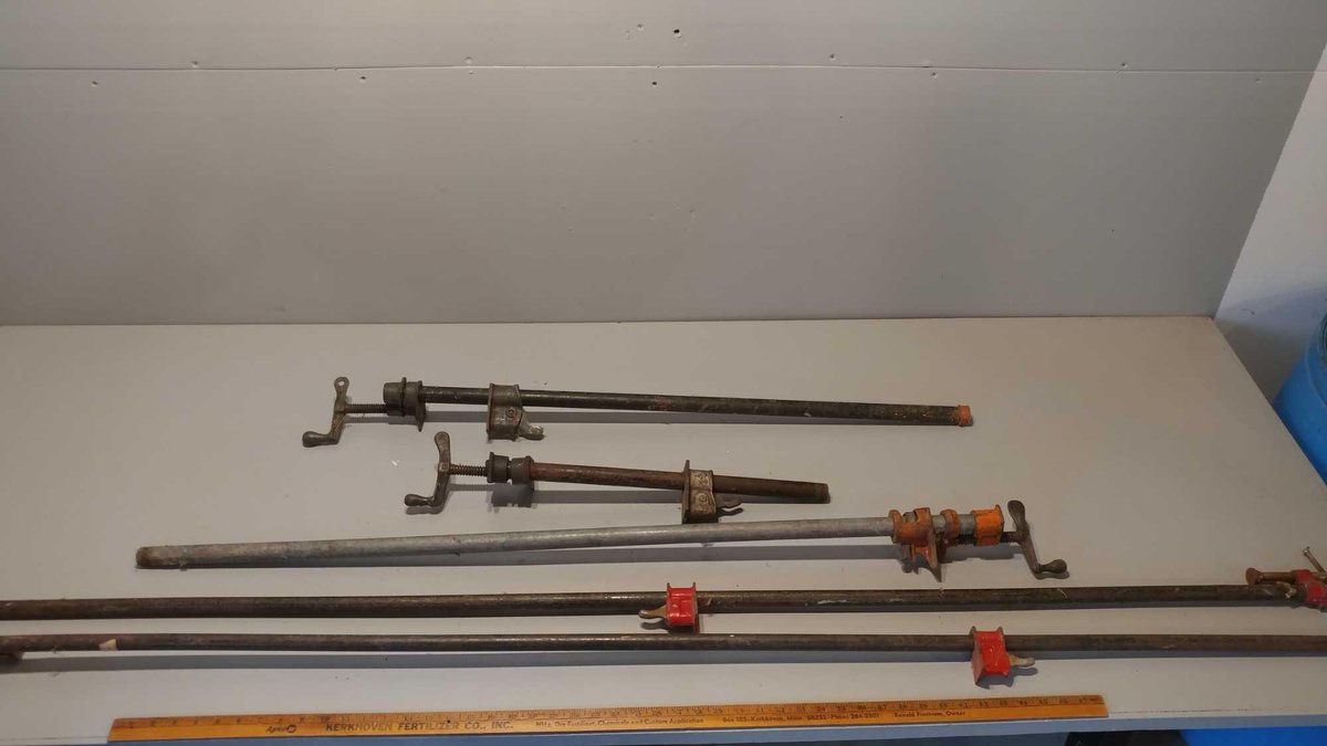 ASSORTMENT OF BAR CLAMPS