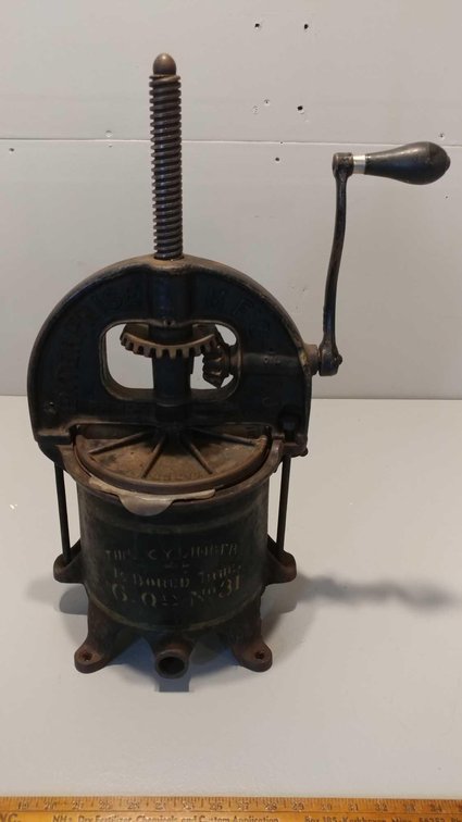 ANTIQUE CAST IRON ENTERPRISE MFG CO 4 QUART SAUSAGE PRESS STUFFER