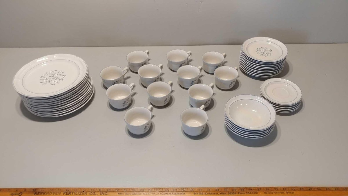 CORELLE DISH SET
