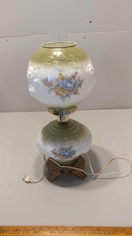 GREEN & WHITE GLOBE LAMP
