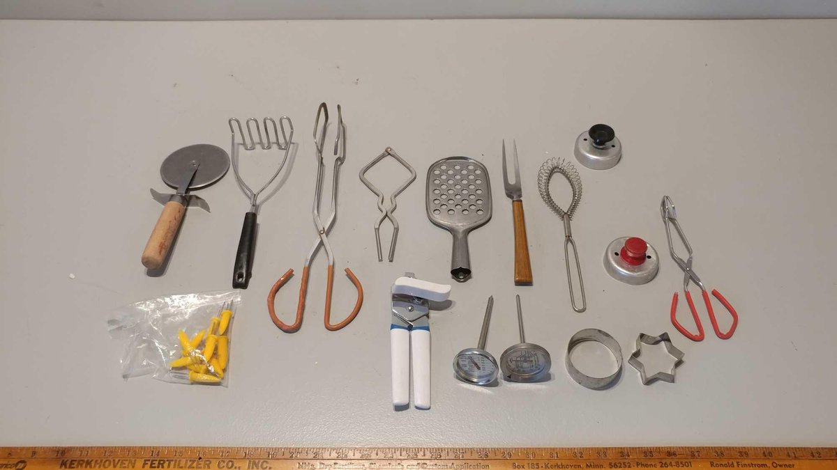 ASSORTMENT OF KITCHEN UTENSILS