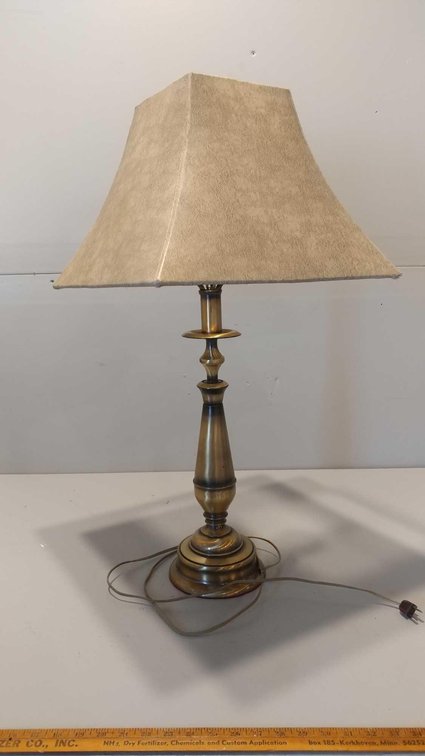 BRASS LAMP W SHADE