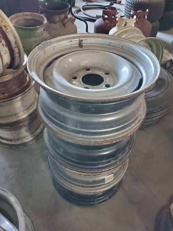 (4) 16" 5-HOLE RIMS