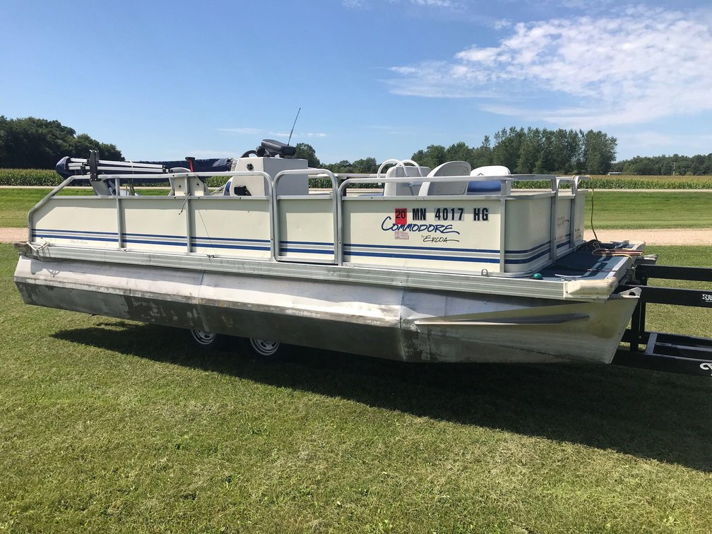 1997 EROICA COMMODORE 19’ PONTOON W/ 50 HP 4 STROKE MARINER OUTBOARD (TRAILER NOT INCLUDED)