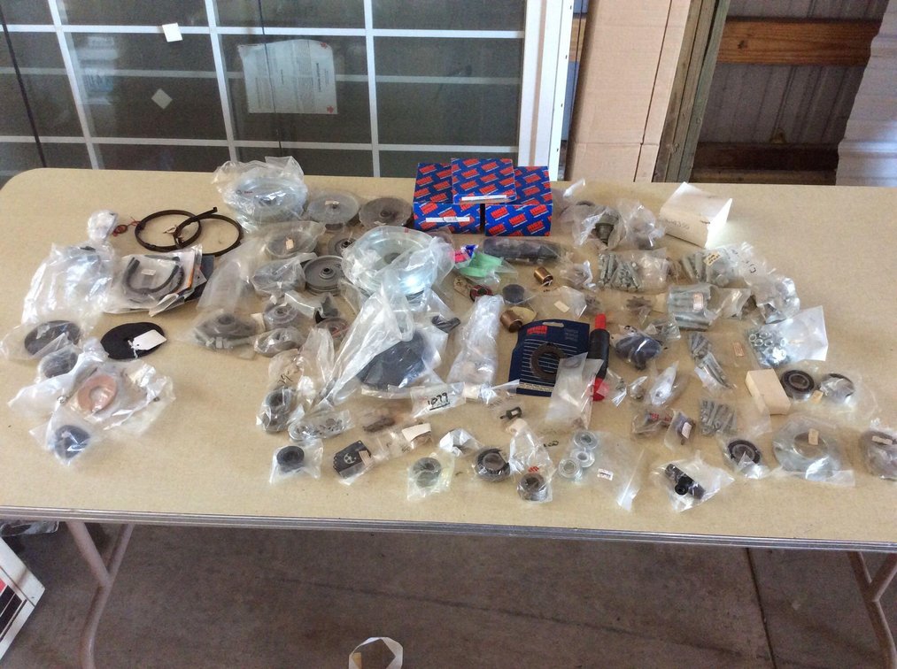 ASSORTMENT OF MISC LAWN MOWER & CHAIN SAW PARTS