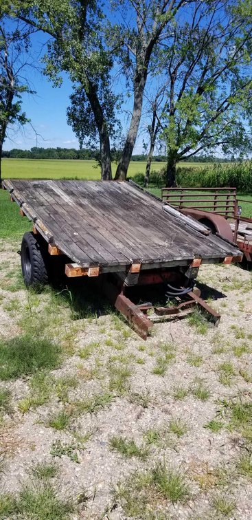 BACK HALF OF GRAIN TRUCK W/ ELECTRIC OVER HYD PUMP 