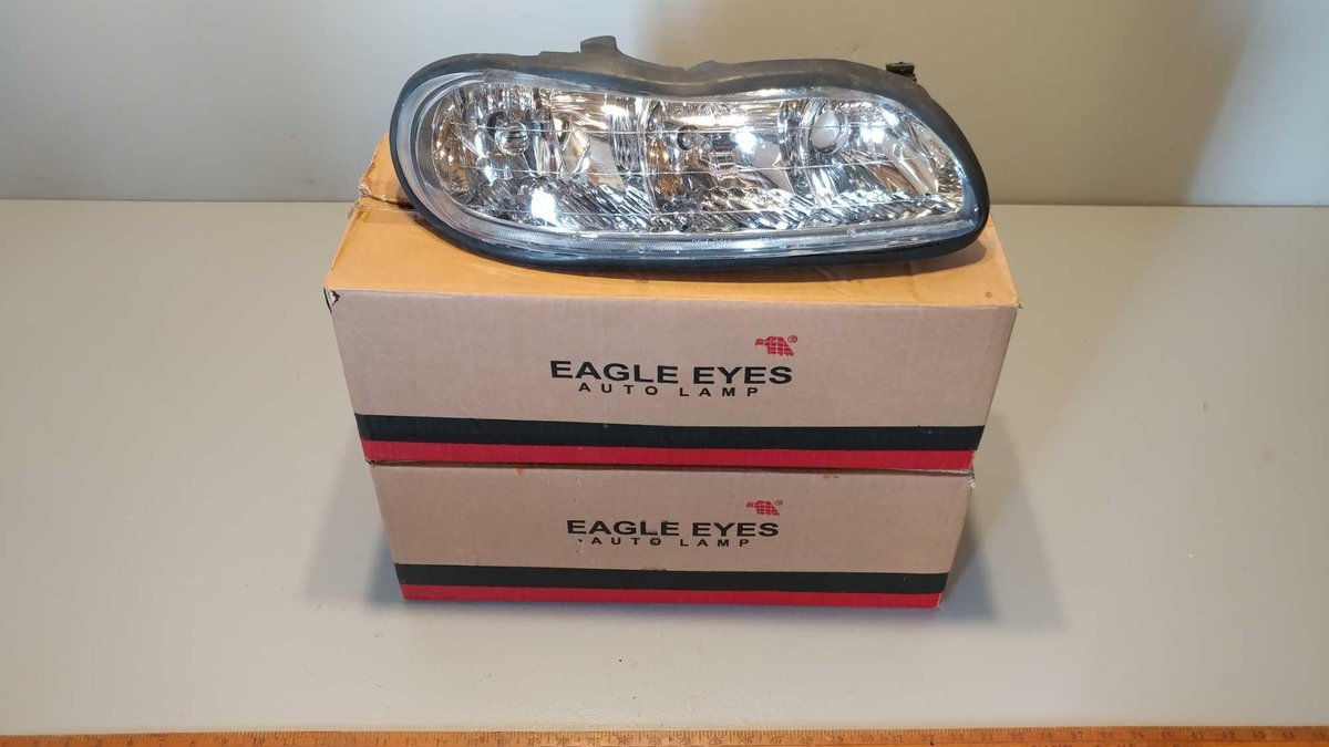 NEW 97-05 CHEVY MALIBU HEADLIGHTS