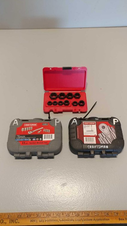 CRAFTSMAN DAMAGED BOLT/NUT REMOVER SET,CRAFTSMAN 11 PIECE 1/"DRIVE SET,CRAFTSMAN 11 PC METRIC SET