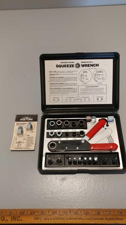 SQUEEZE WRENCH SPECIALITY TOOL