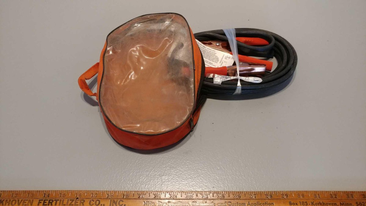 SET OF JUMPER CABLES