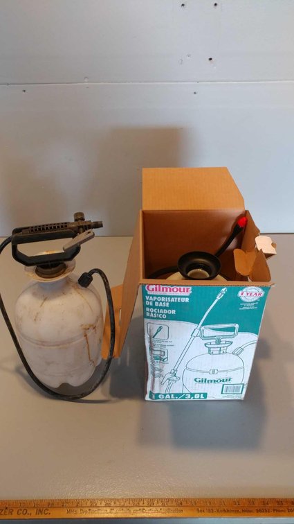FLO MASTER 1 GALLON  SPRAYER, GILMORE 1 GALLON SPRAYER