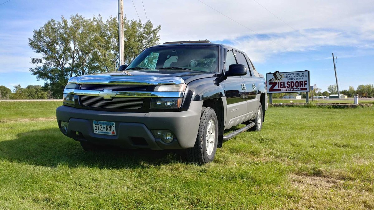 (TITLE) 2002 CHEVY AVALANCHE, 4X4, CLOTH INTERIOR, 5.3L V8, AM/FM/CD, 4 DOOR, TOW PACKAGE, SUN ROOF,