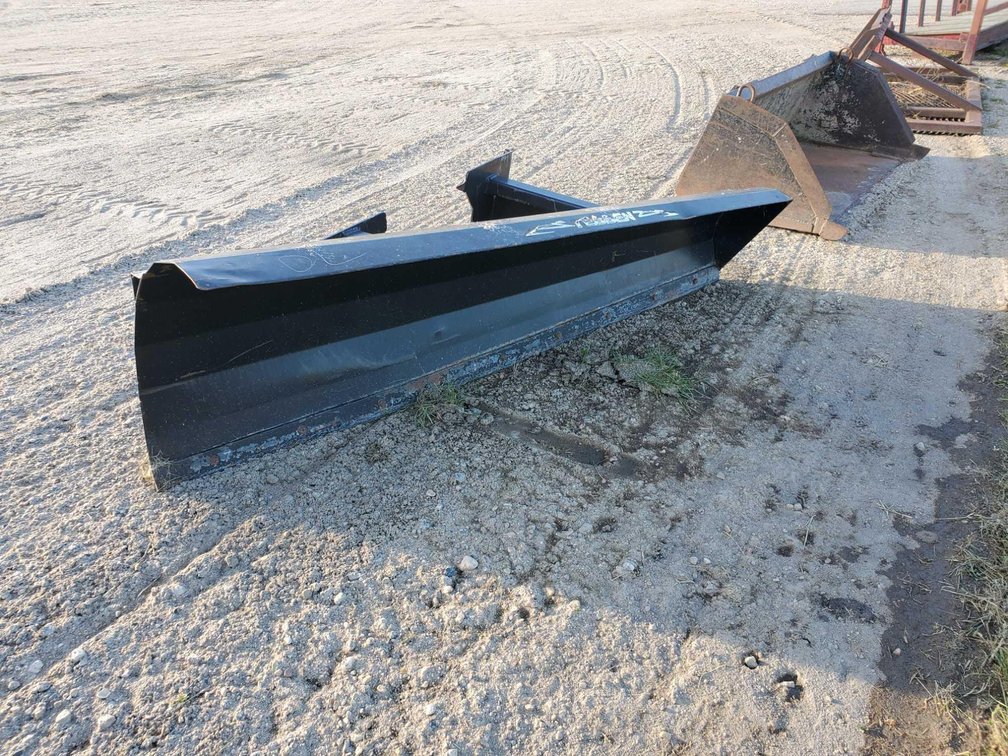 QUICK TACH 7’ TIBBEN DIRECTIONAL SNOW PLOW
