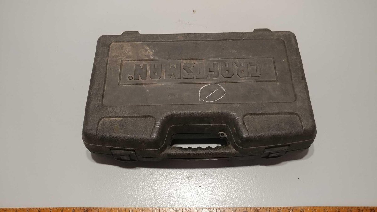 CRAFTSMAN DRILL ,FLASHLIGHT,2 BATTERIES,CHARGER IN CASE,BATTERIES NEED CHARGING