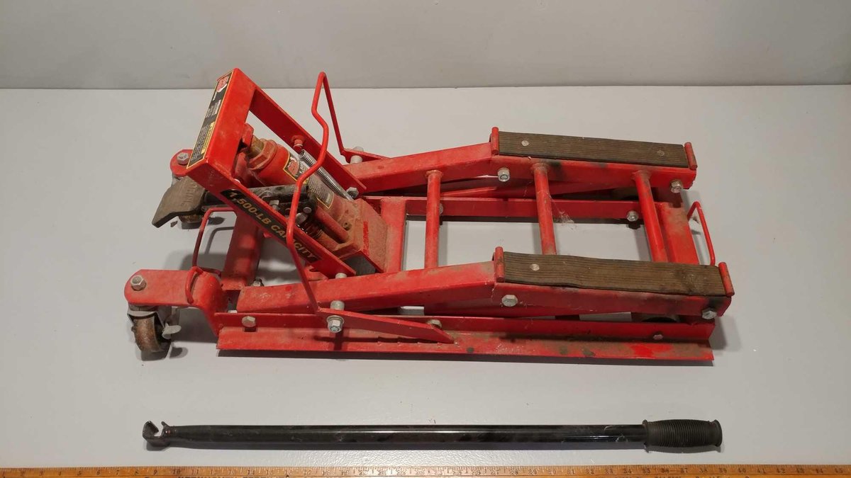 TORIN BIG RED MOTORCYCLE JACK,ASNI/ASME ,1,500 LB CAPACITY