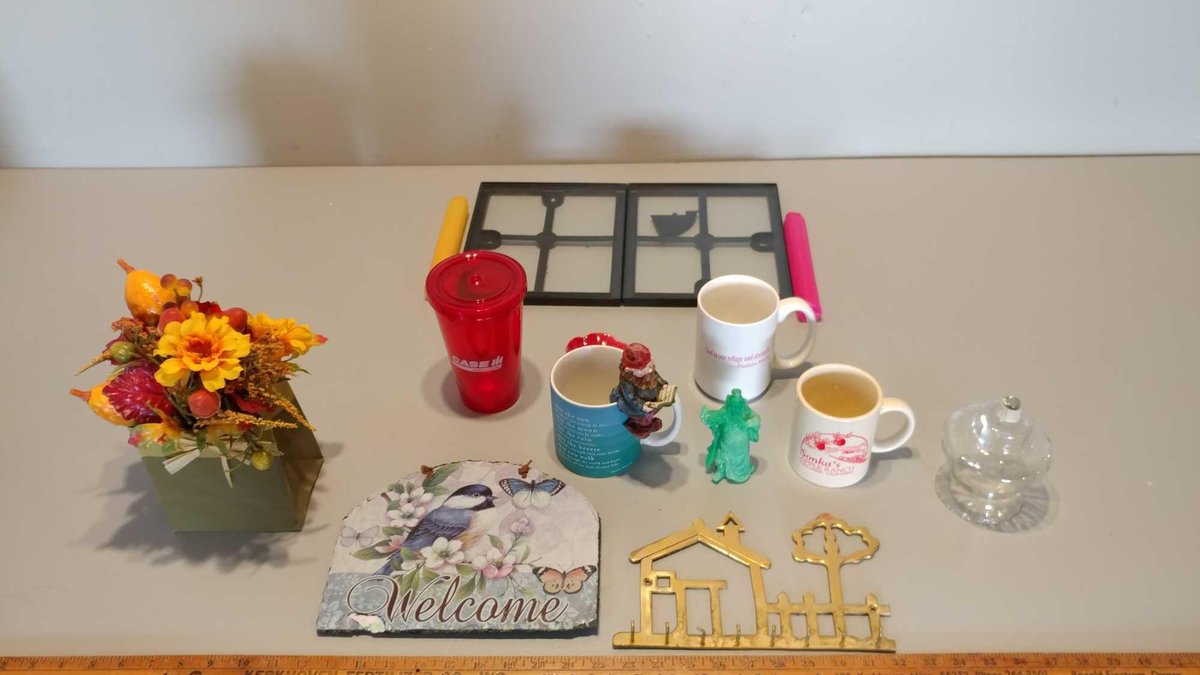 FALL FLORAL ARRANGEMENT, WELCOME BIRD SIGN, & ASSORTMENT OF CUPS, & OTHER ITEMS