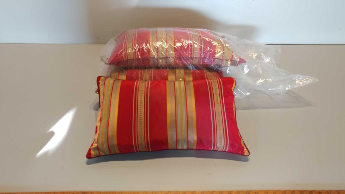 (3) DECORATIVE PILLOWS & (2) STANDARD PILLOWS