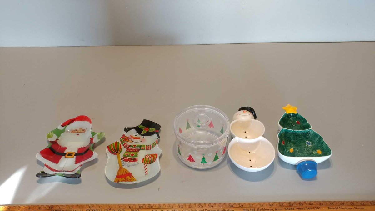 ASSORTMENT OF CHRISTMAS TRAYS, DISHES, & CONTAINERS
