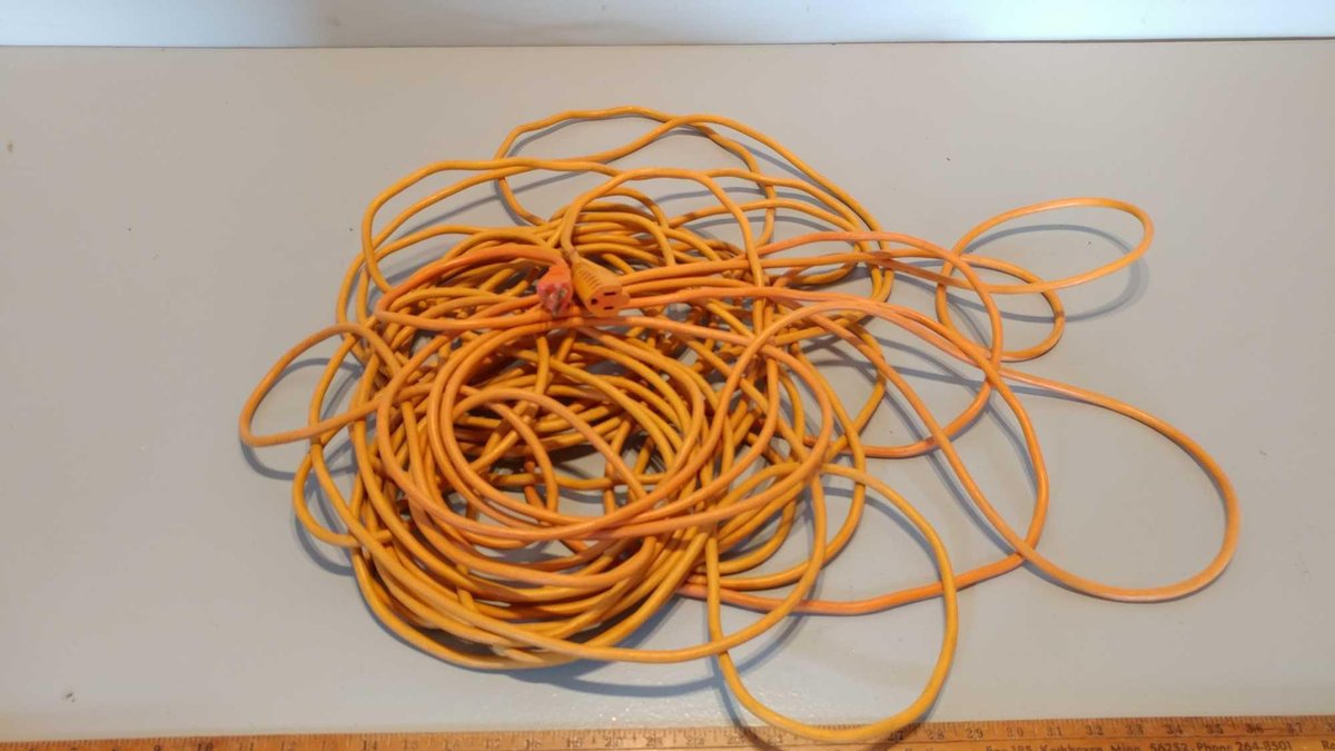 ORANGE EXTENSION CORD