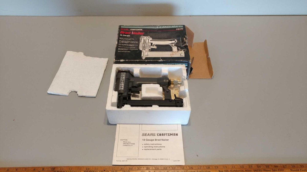 CRAFTSMAN 18 GAUGE BRAD NAILER