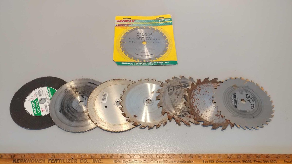 ASSORTMENT OF SAW BLADES