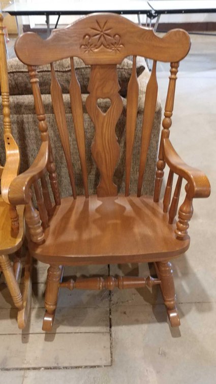 VINTAGE ROCKING CHAIR