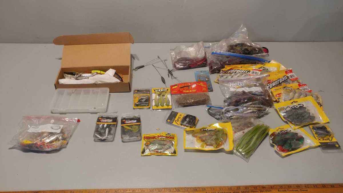 ASSORTMENT OF PLASTIC LURES AND CRANK BAIT