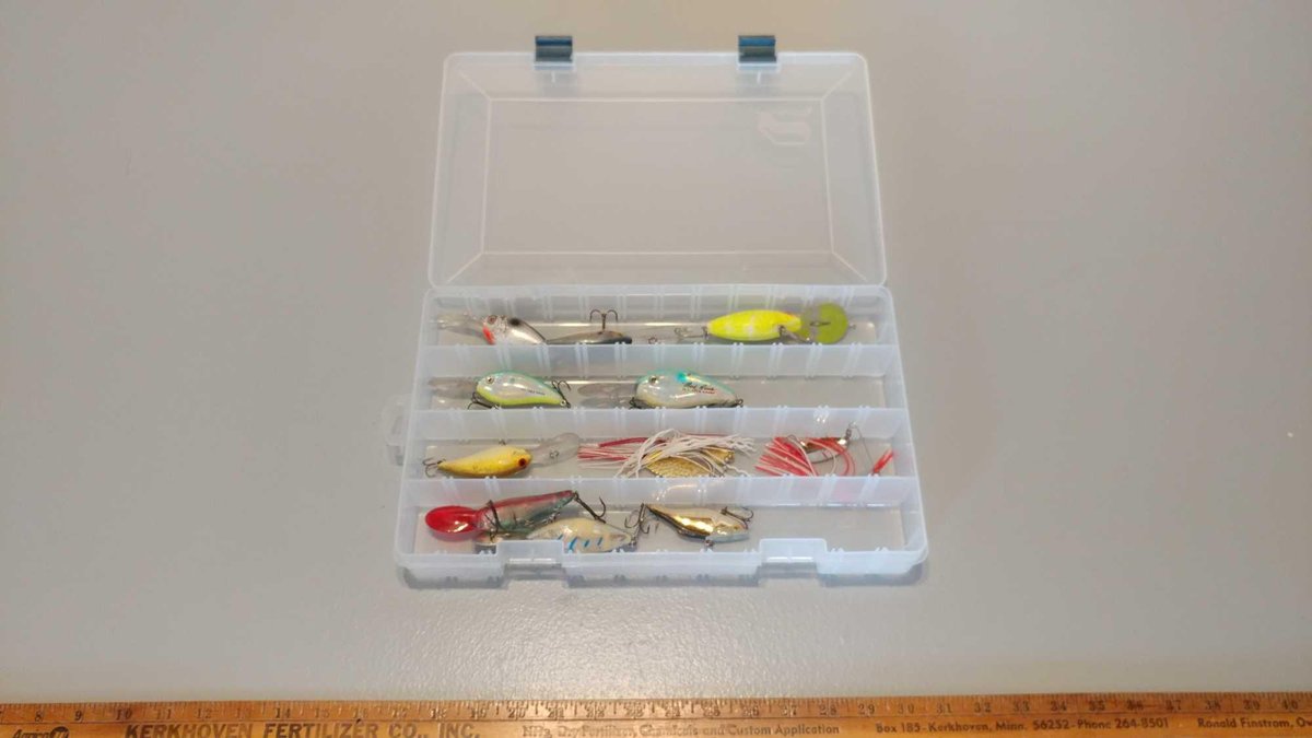 PLANO ORGANIZER WITH BILL DANCE FAT FREE SHAD ,STORMY LURE,WALLY BOMBER,RAPALA AND OTHERS