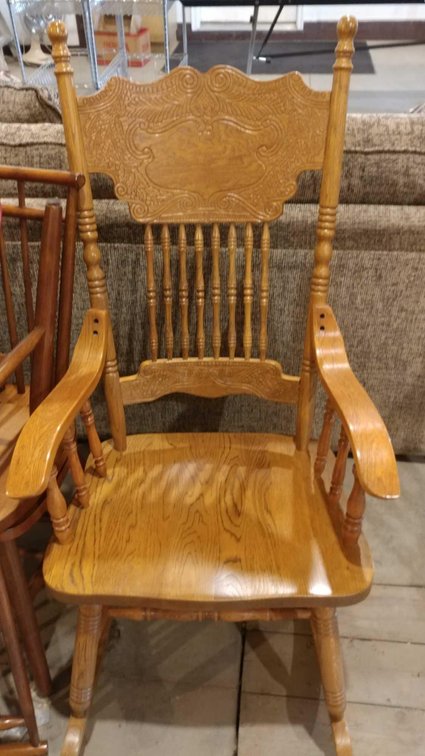 VINTAGE ROCKING CHAIR