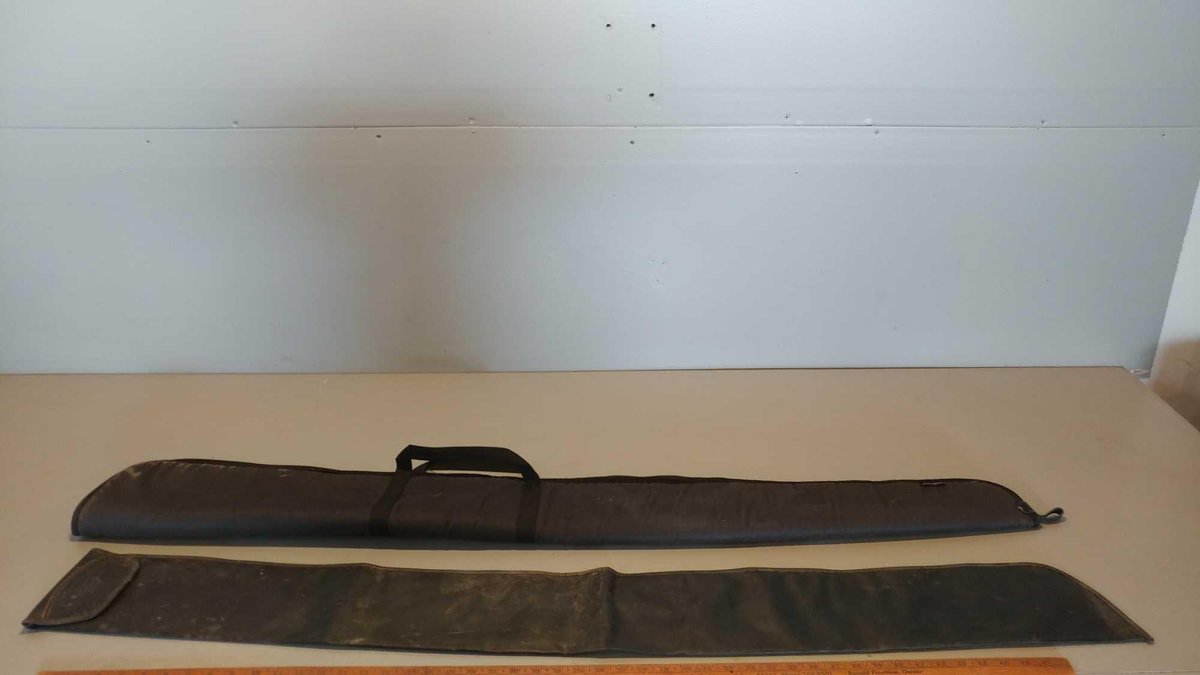 (I-11) BLACK SHEER GUN CASE, & VINYL SLEEVE GUN CASE, (ITEMS AT ZIELSDORF AUCTIONS)