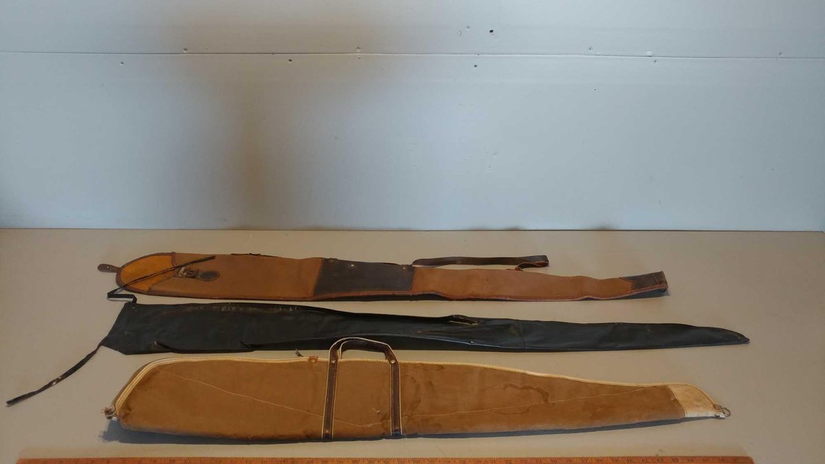 (I-14) (2) SLEEVE GUN CASES, & TAN HALF ZIP LINED GUN CASE, (ITEMS AT ZIELSDORF AUCTIONS)