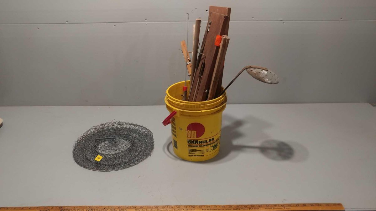 (I-20) WIRE COLLAPSIBLE FISHING BUCKET, ASSORTMENT OF ICE FISHING RODS, & OTHER ITEMS, (ITEMS AT