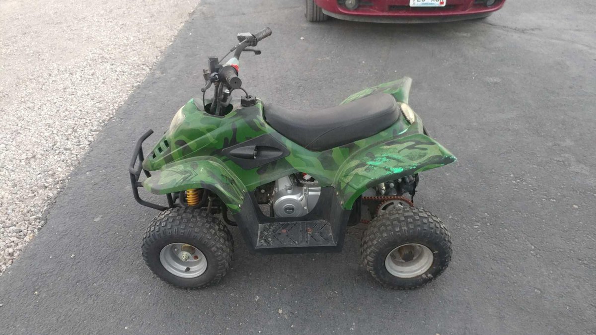 MINI 4 WHEELER RAN WHEN LAST USED 3-4 YEARS AGO NEEDS BATTERY AND TUNEUP (ITEM AT ZIELSDORF AUCTIONS