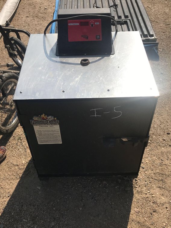 (I-5) FAMOUS DAVE'S ELECTRIC SMOKER (ITEM AT ZIELSDORF AUCTIONS)