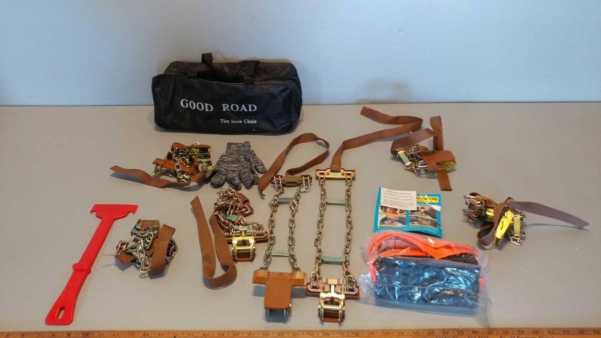 GOOD ROAD TIRE SNOW CHAIN W/ BAG AND MORE (ITEM AT ZIELSDORF AUCTIONS)
